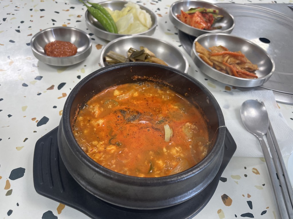 제주접작뼈국 사진 8
