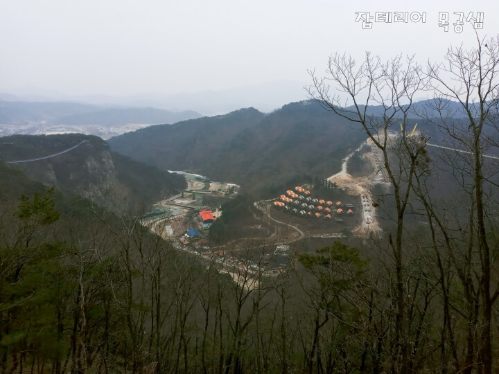 좌측 출렁다리 우측 울렁다리