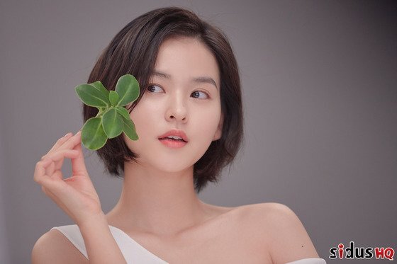 김윤혜 나이 프로필 키 화보 인스타 빈센조 다리 과거 모델 근황 드라마 영화