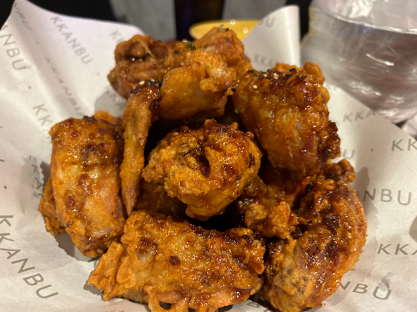 1004치킨 이미지
