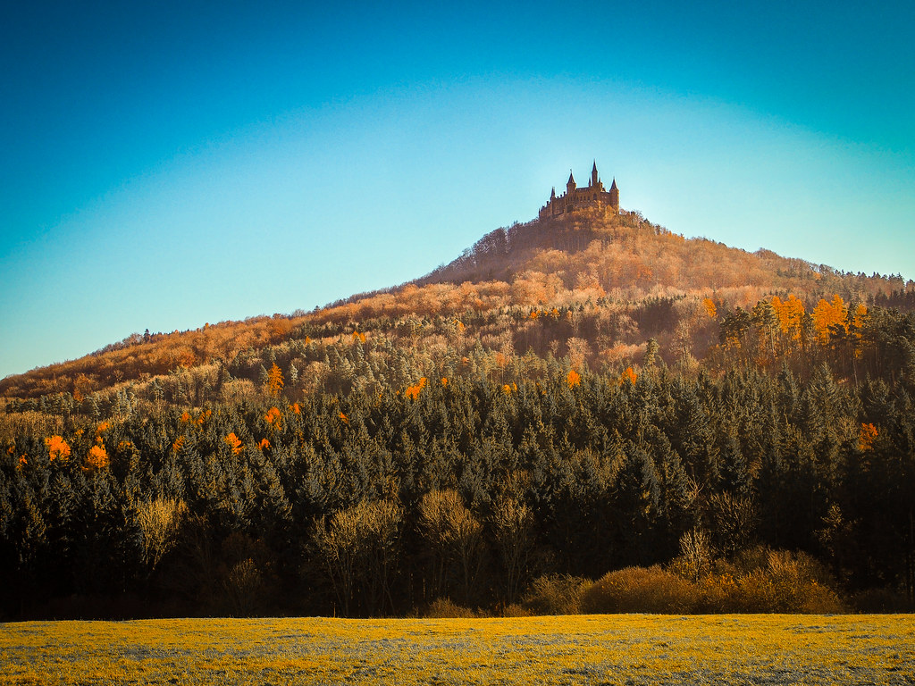 Featured on Bing - 호엔촐레른 성&#44; 독일 Hohenzollern Castle&#44; Germany