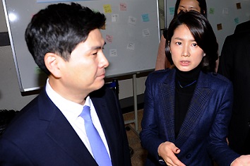 남편-북파티에-참석한-심은하-사진