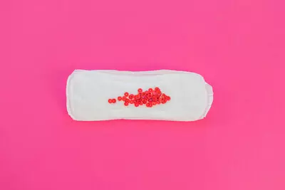 sanitary-towel-with-red-sequins