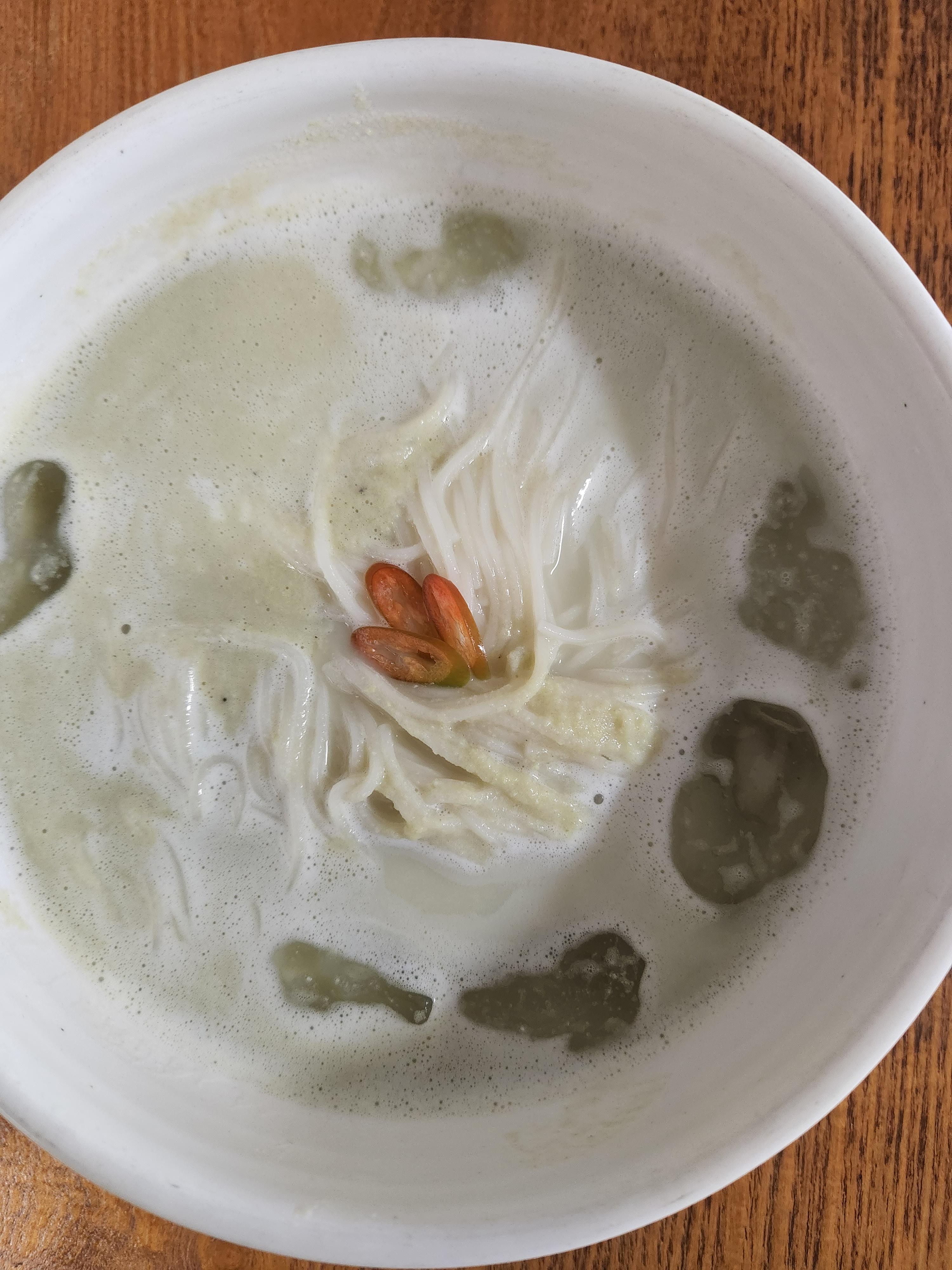  청서리태  콩국수