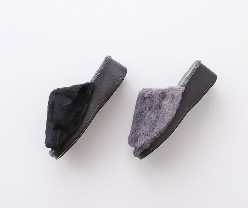  발등을 전체적으로 감싸는 원밴딩 4cm 웨지 퍼슬리퍼