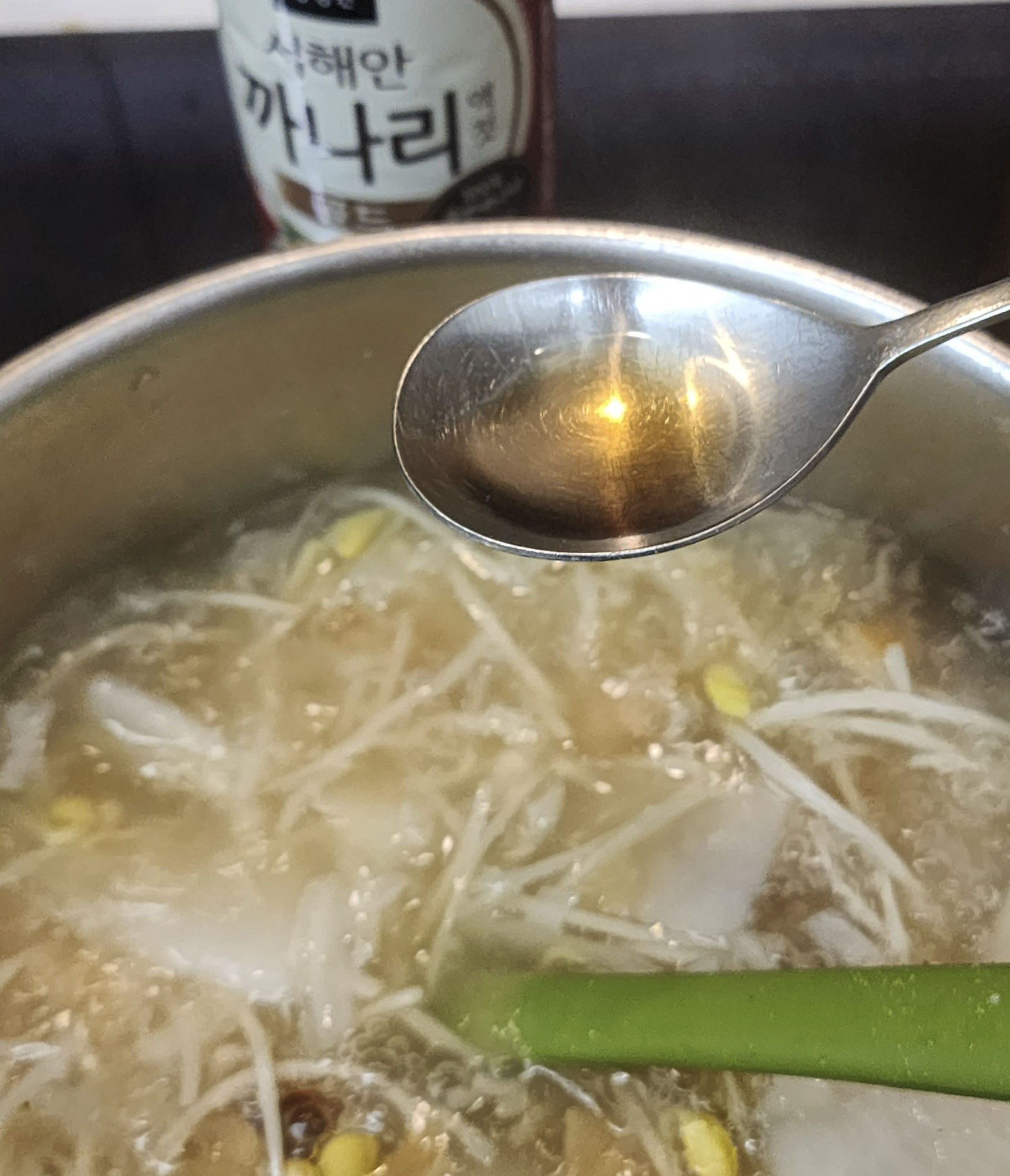 황태콩나물해장국_황태_국끓이기_까나리액젓_소금간_국간장간하기