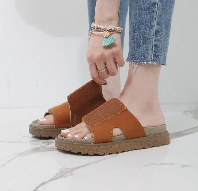 발등 찍찍이로 조절가능한 4.3cm 슬리퍼
