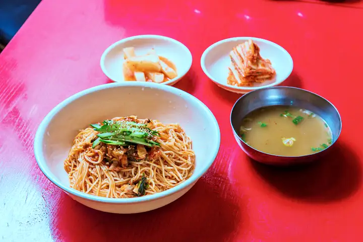 백반기행 180회 반효정 편 비빔국수 60년 전통 노포 토렴 잔치국수 국수 보령 맛집 소개