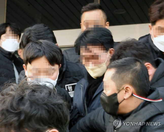  부산 가덕도 신공항 방문, 이재명 더불어민주당 대표 급습 피의자는 충남 거주 60대… "죽이려 했다" 진술