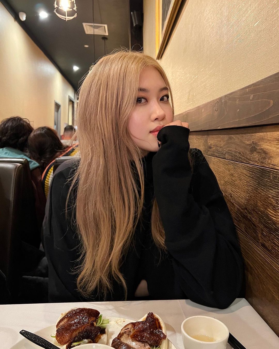 묘하게 블랙핑크 로제 닮은 여자 인스타그램 사진