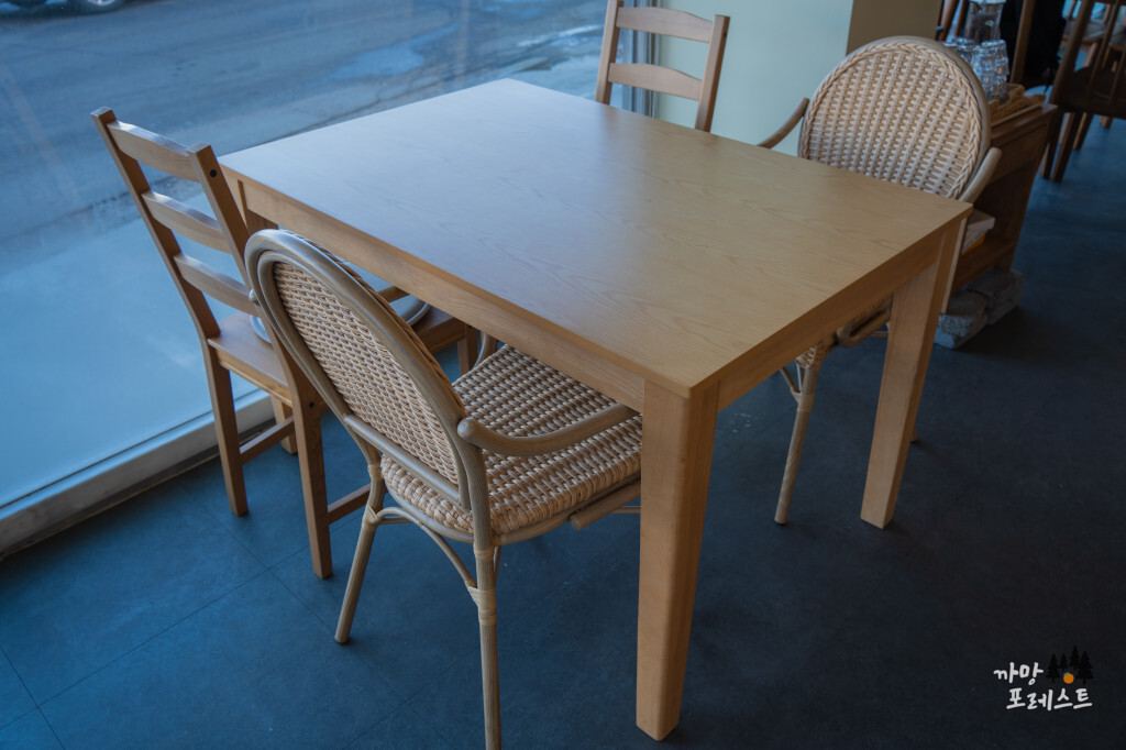 파주 논밭 카페 테이블
