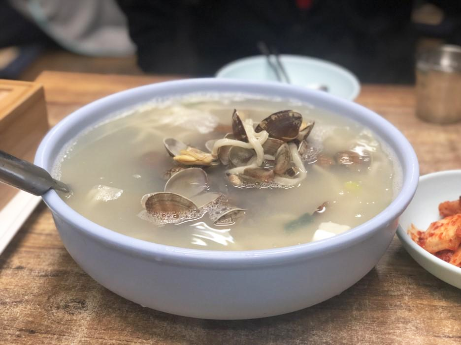  비 오는 날엔 칼국수!! 등촌동 이가 바지락 손칼국수