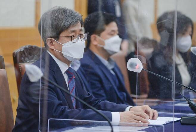  판사들의 '엑소더스'...이제 정신 차리기 시작하는 사법부