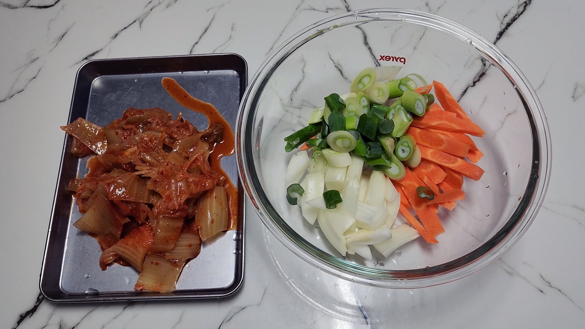 채소와-김치-준비-모습