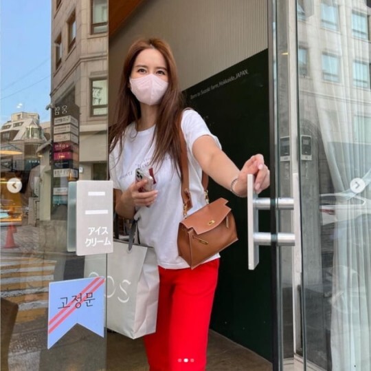  '안정환' 이혜원, 1600만원 호가하는 H사 명품백 메고 신사동 "데이트" [TEN]