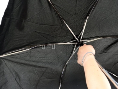 우산 내부 상태 확인