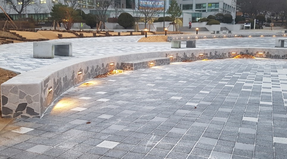 안동대학교중앙광장 자연석타일 5