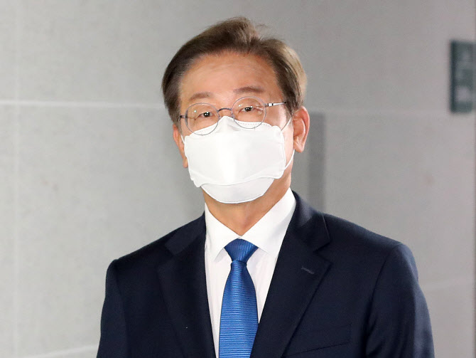  이재명 前 비서 "앞으로 죽은 듯 조용히 하겠다"
