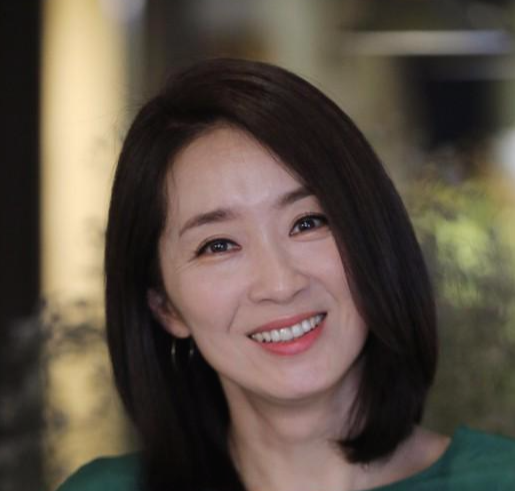  배우 윤유선 아역배우 시절 및 남편 딸 왕따설