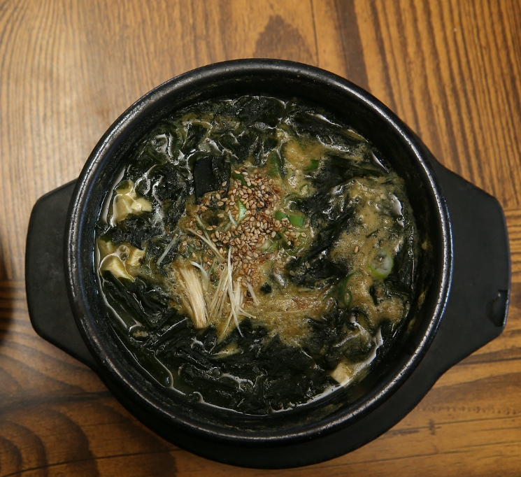  미역국 맛있게 끓이는 방법: 초보자도 쉽게 따라 할 수 있는 레시피!
