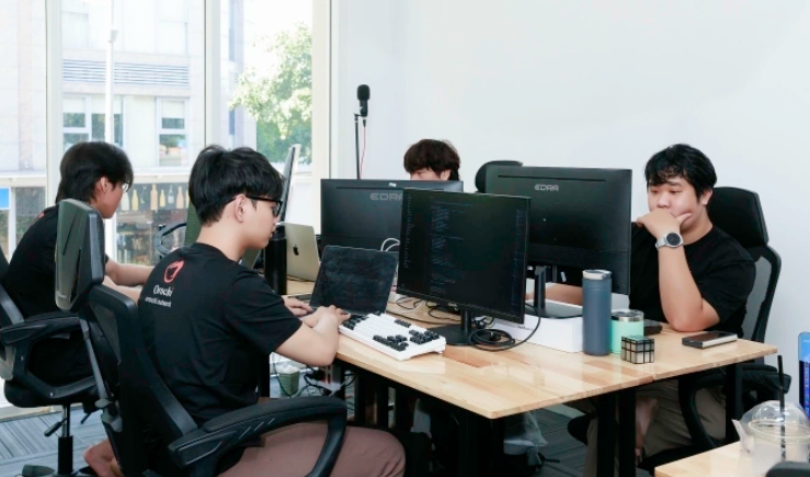 img src="베트남_다낭_AI_블록체인.jpg"alt"베트남 다낭에서 AI 블록체인 이벤트 개최"