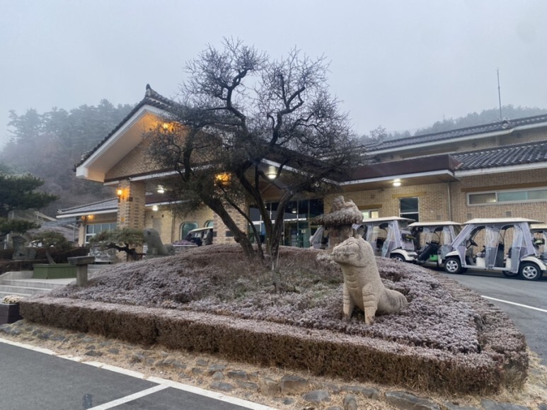  2천원 맛있는 한식뷔페를 운영하는 연습라운드에 적당한 세종시인근 9홀퍼블릭 골드리버CC 라운드 후기 및 주변 맛집
