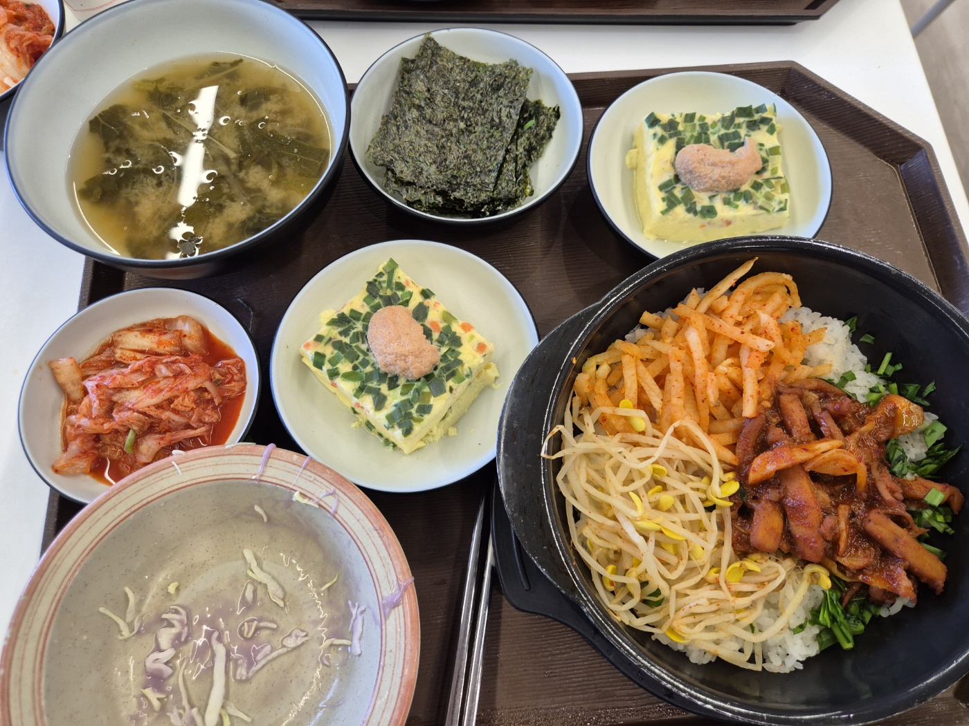 오크우드 프리미어 인천 구내식당 이미지