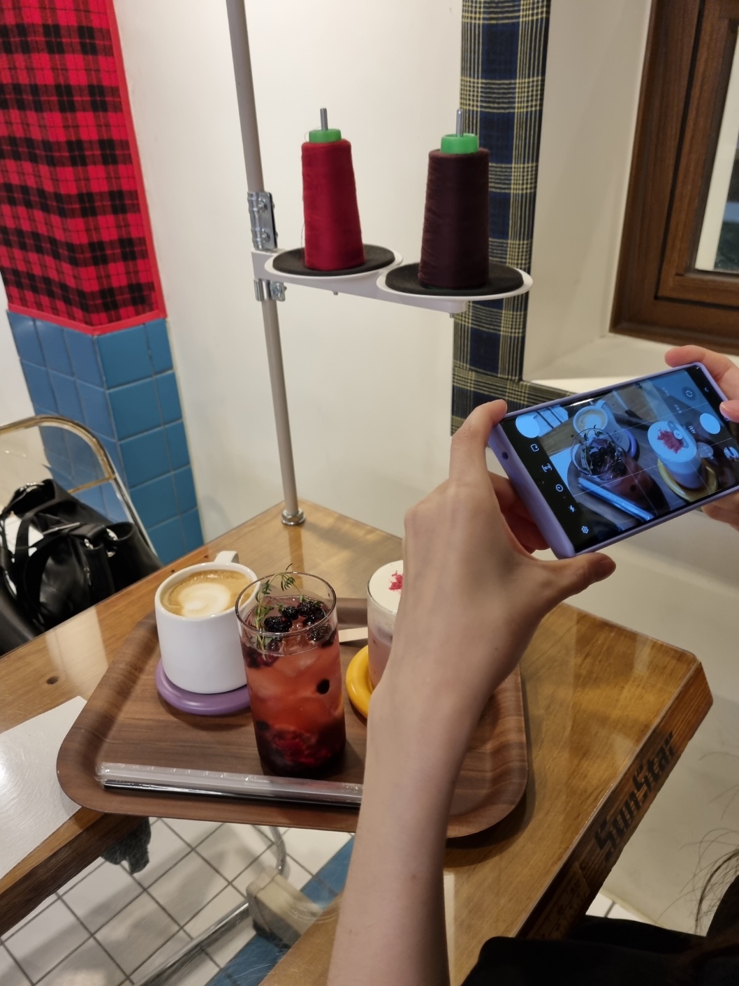  성수동 이색 컨셉 스테치 카페, 테일러샵 감성