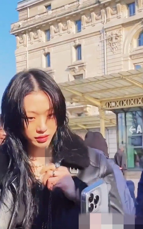  최소라, 길에서 담배 피려다 팬들 사진 요청 받자... [사진]