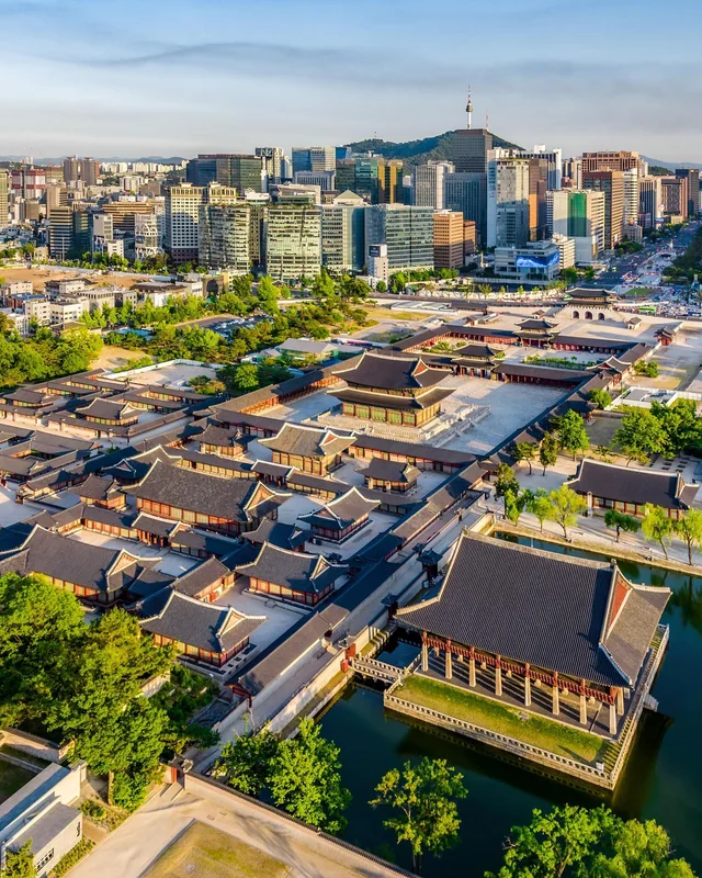 한 외국인이 꼽은 한국에서 가장 아름다운 건물들 TOP10 경복궁의 전경