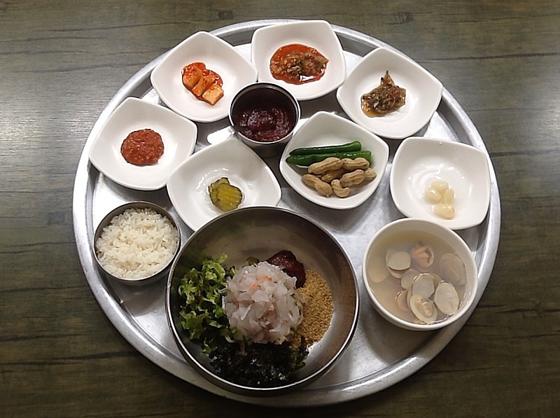  입안 가득 담은 바다맛, 물회(Cold Raw Fish Soup)