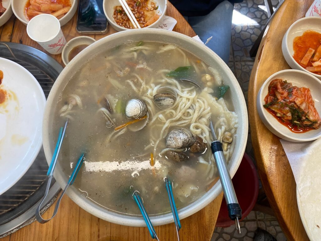 영종도 맛집 칼국수 현미네 조개구이 현지인이 추천하는 칼국수