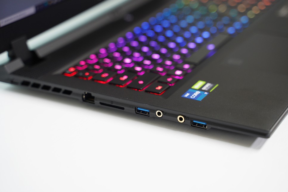 그래픽 작업용 AERO 17 HDR XD 1