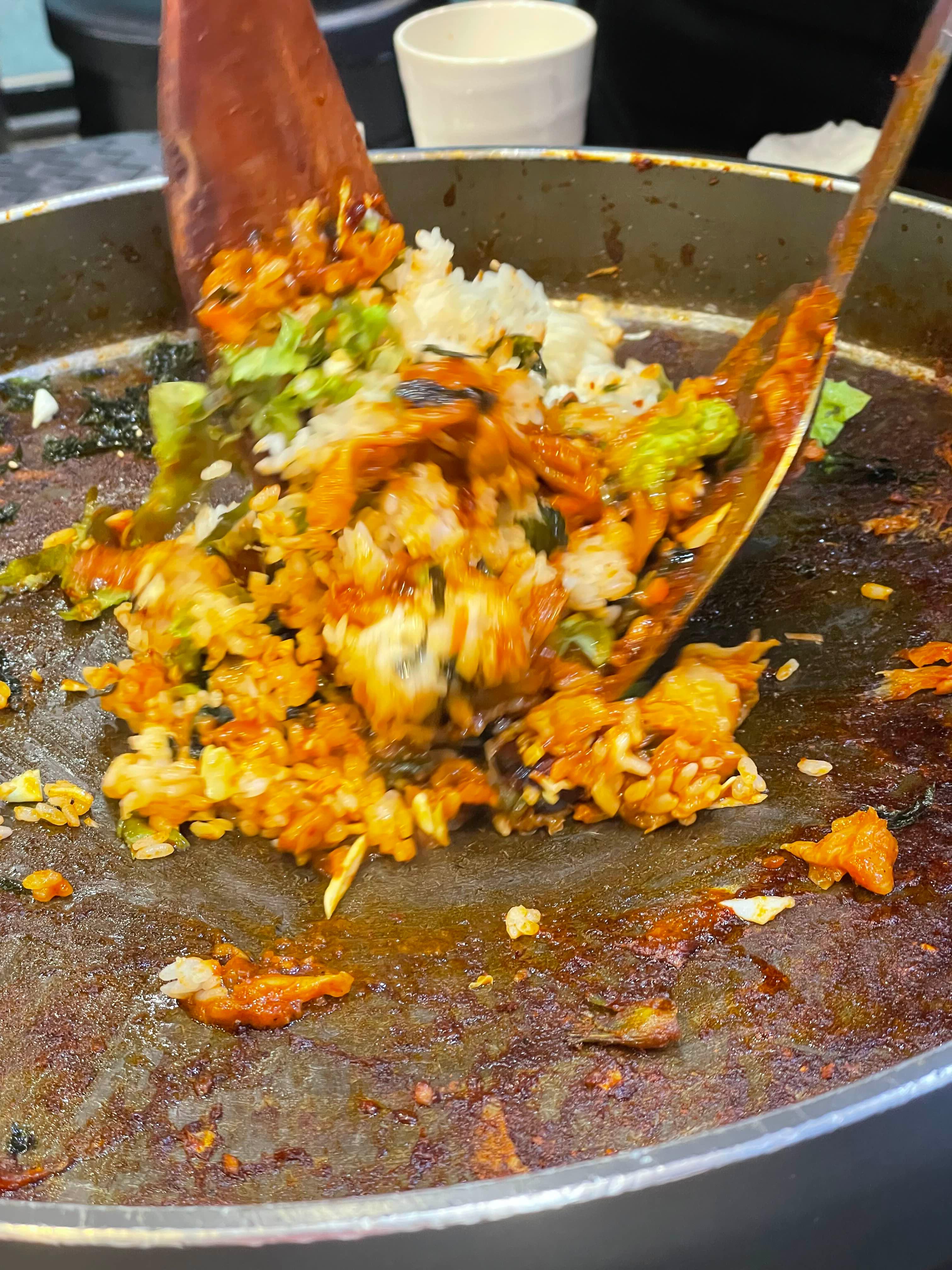 Myeongpumcheolpandakgalbidangdongjeom (명품철판닭갈비당동점) 1