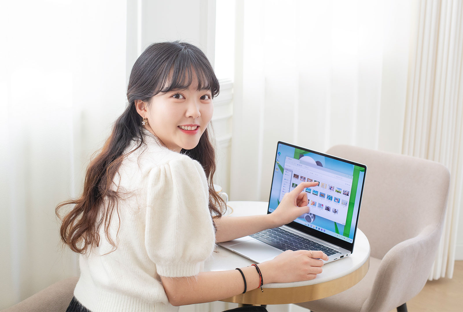  14인치 휴대용 노트북 갤럭시북4 프로 NT940XGQ-A51A