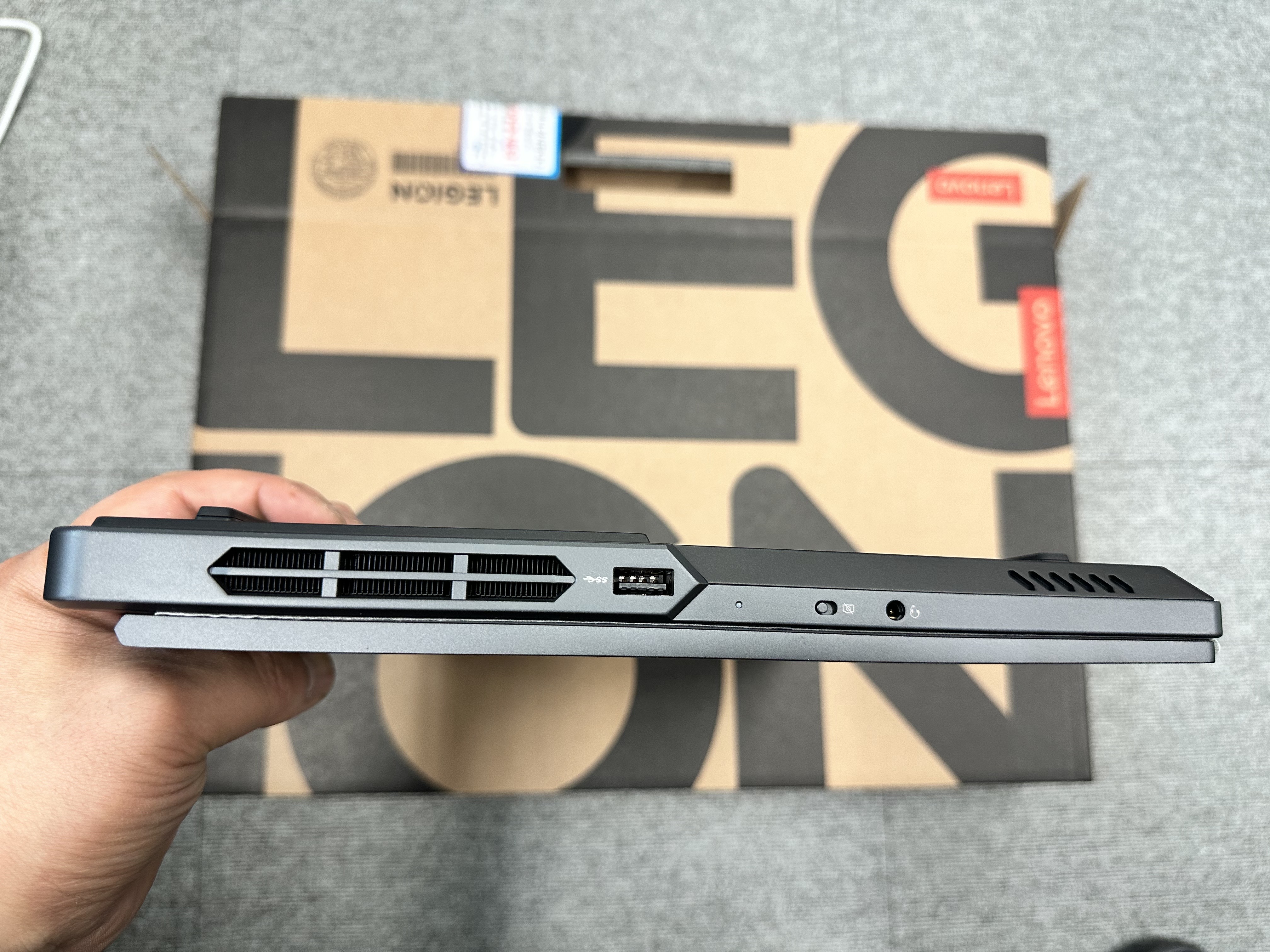 레노버 LEGION Pro 5i 16IRX 포트 구성