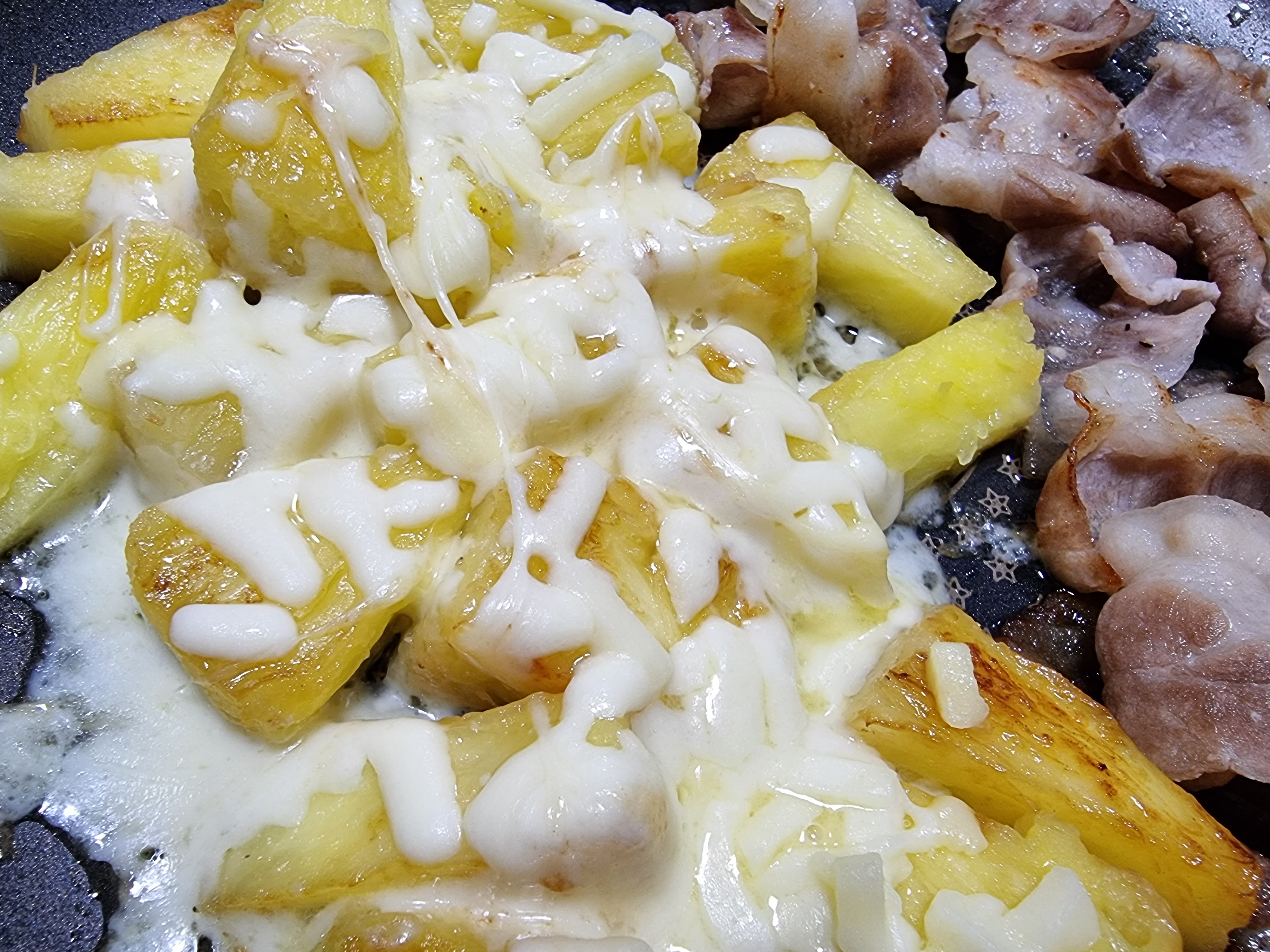 구운파인애플 대패삼겹살 & 피자치즈 새로운 야식 맥주 안주로 딱!
