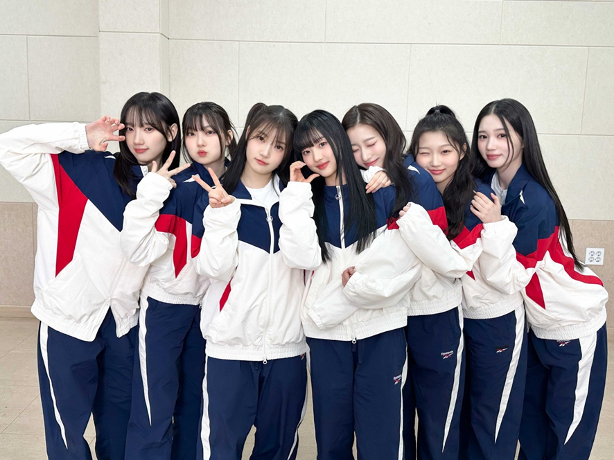 사실상 아이돌로 공식 데뷔하기 전 가장 가까이서 볼 수 있는 기회인 이벤트 | 인스티즈