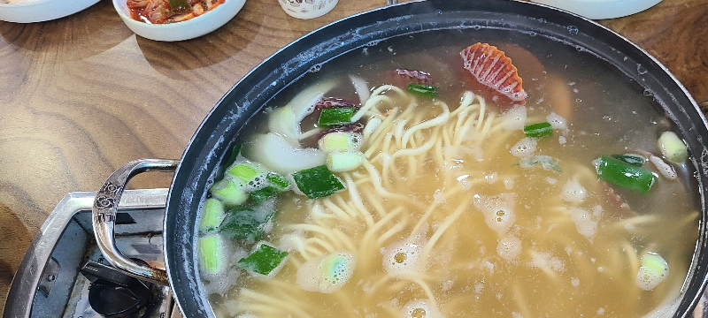 리솜-아일랜드-근처-맛집-딴뚝칼국수-해물칼국수