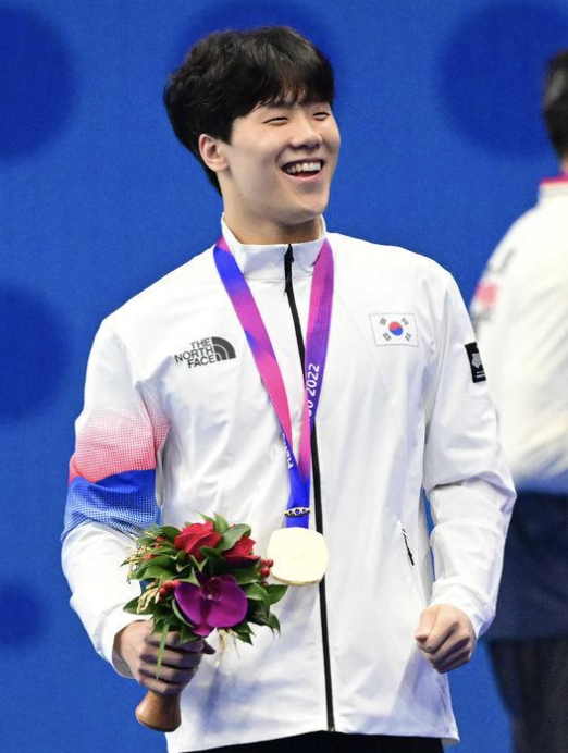  수영 지유찬 선수 깜짝 첫 금메달 수확, 지유찬 프로필 알아보기