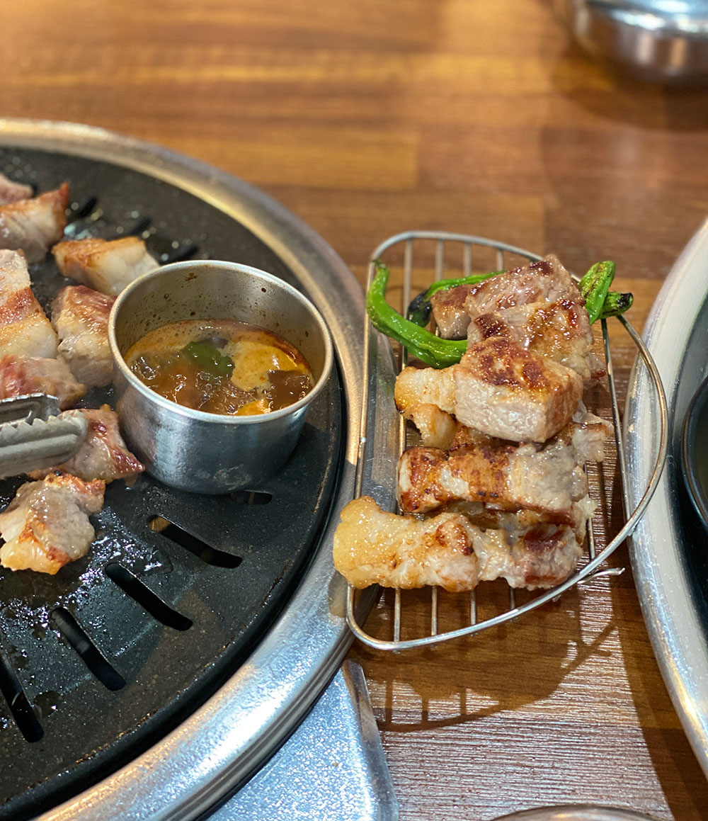  제주 협재해수욕장 맛집 흑돼지 맛있게 구워주는 이어돈가