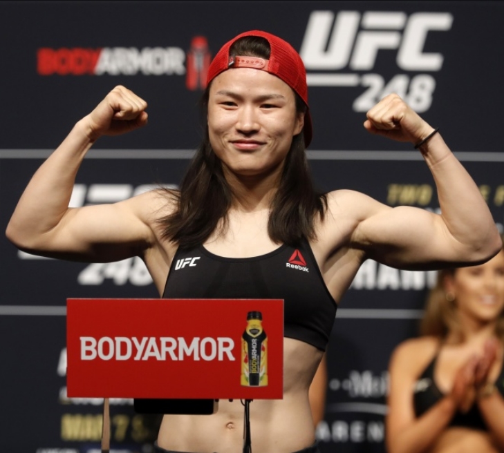  여성 스트로급 챔피언 장 웨일리