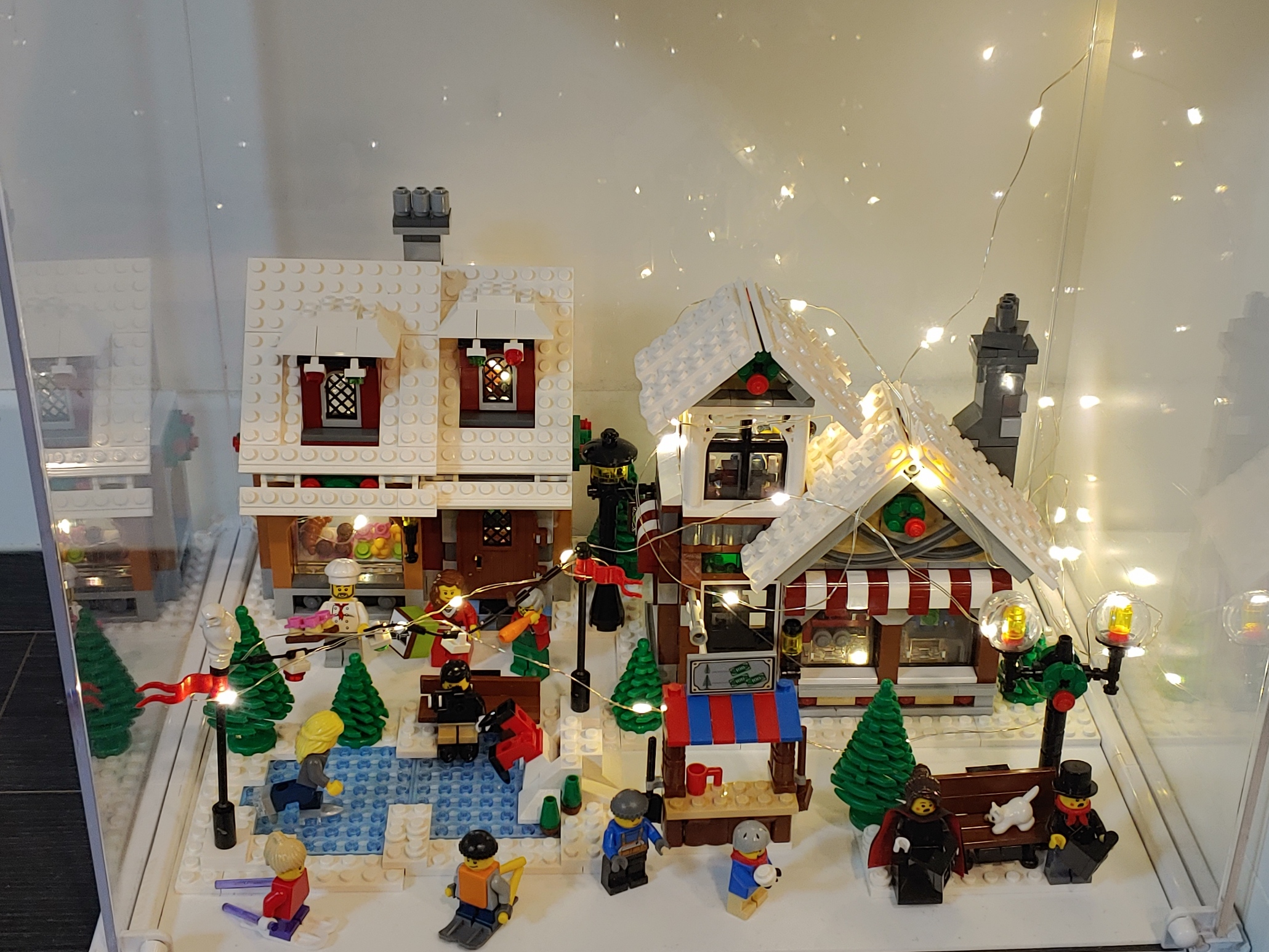 크리스마스 윈터 제품 전시 - 빵집과 장난감 가게