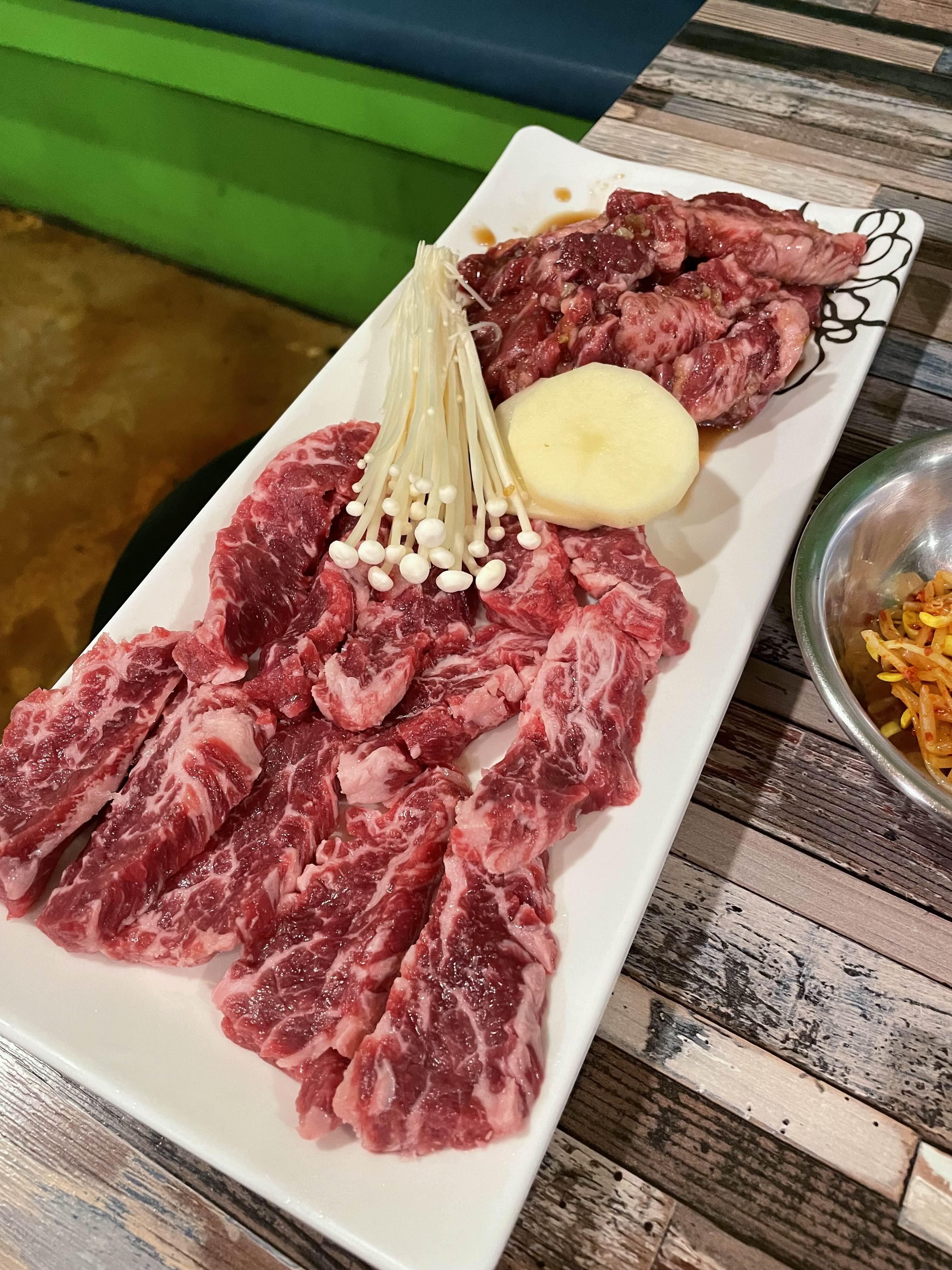  부산 동래구 온천천카페거리 가성비좋은고기집 "육대감"