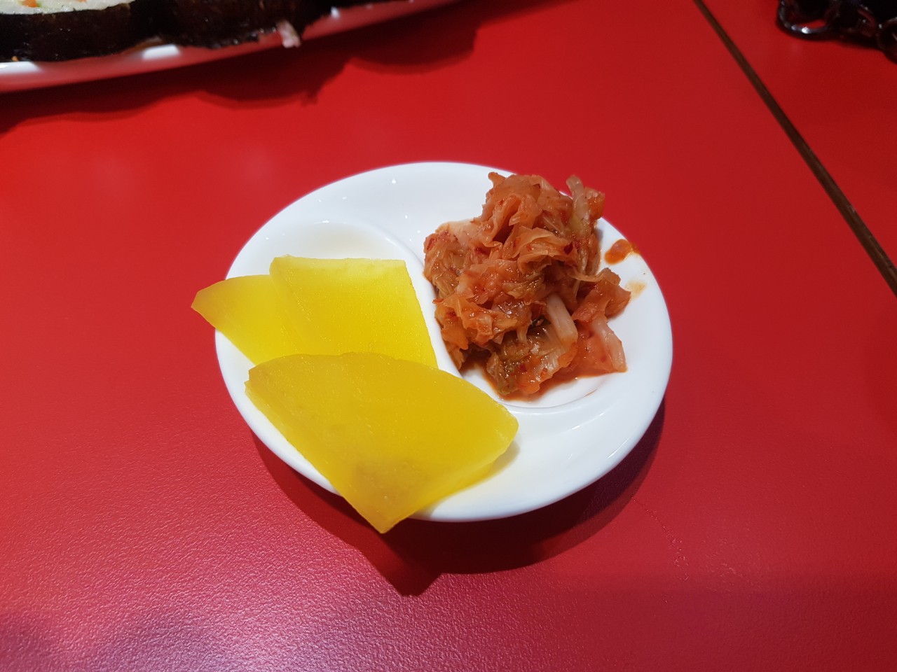 호치민 분식집 체인점 고양이 김밥 - 기본 반찬