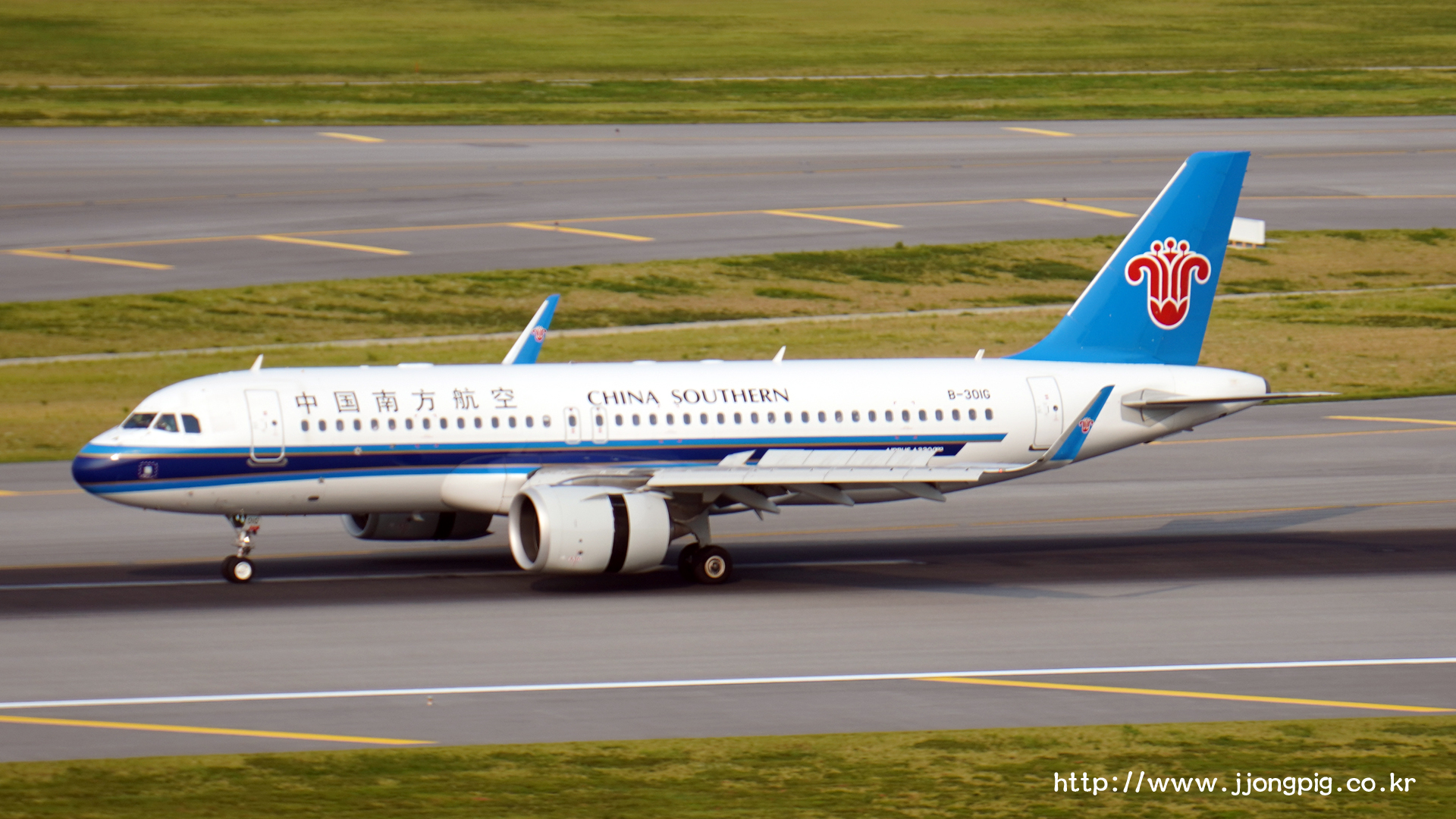 China Southern Airlines B-301G Airbus A320neo