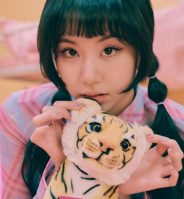 채영 트와이스 나이 프로필 키 숏컷 실물 고화질 화보 단발 과거 레전드 타투