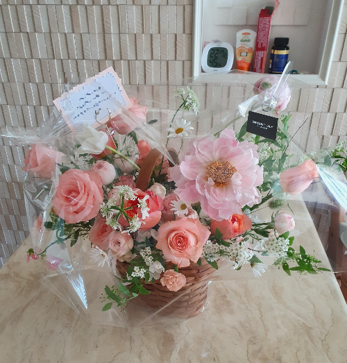 디센트릴리 꽃다발