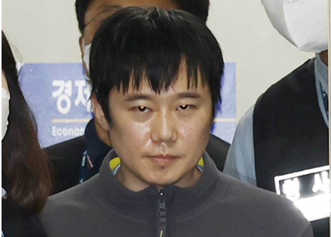 신당역 살인자 전주환 1심서 징역9년, 구형을 미뤄달라고 요청한 이유 신당역 살인자 전주환 1심서 징역9년, 구형을 미뤄달라고 요청한 이유