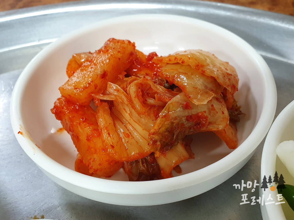 부광 돼지국밥 김치
